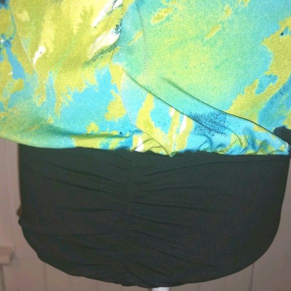 Iz Byer | Green Watercolor Sleeveless Career Top - Picture 4 of 7